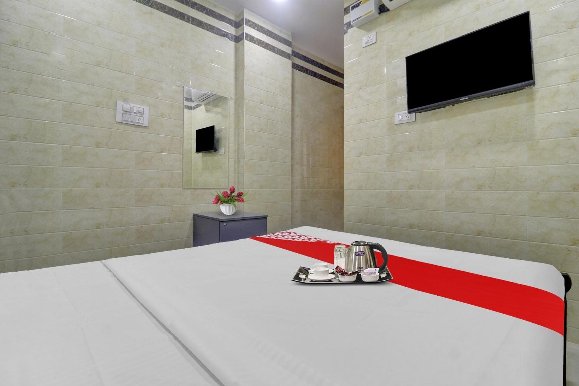 Hotel O Ashoka Classic Near Gokul Chat Hyderabad Exterior photo
