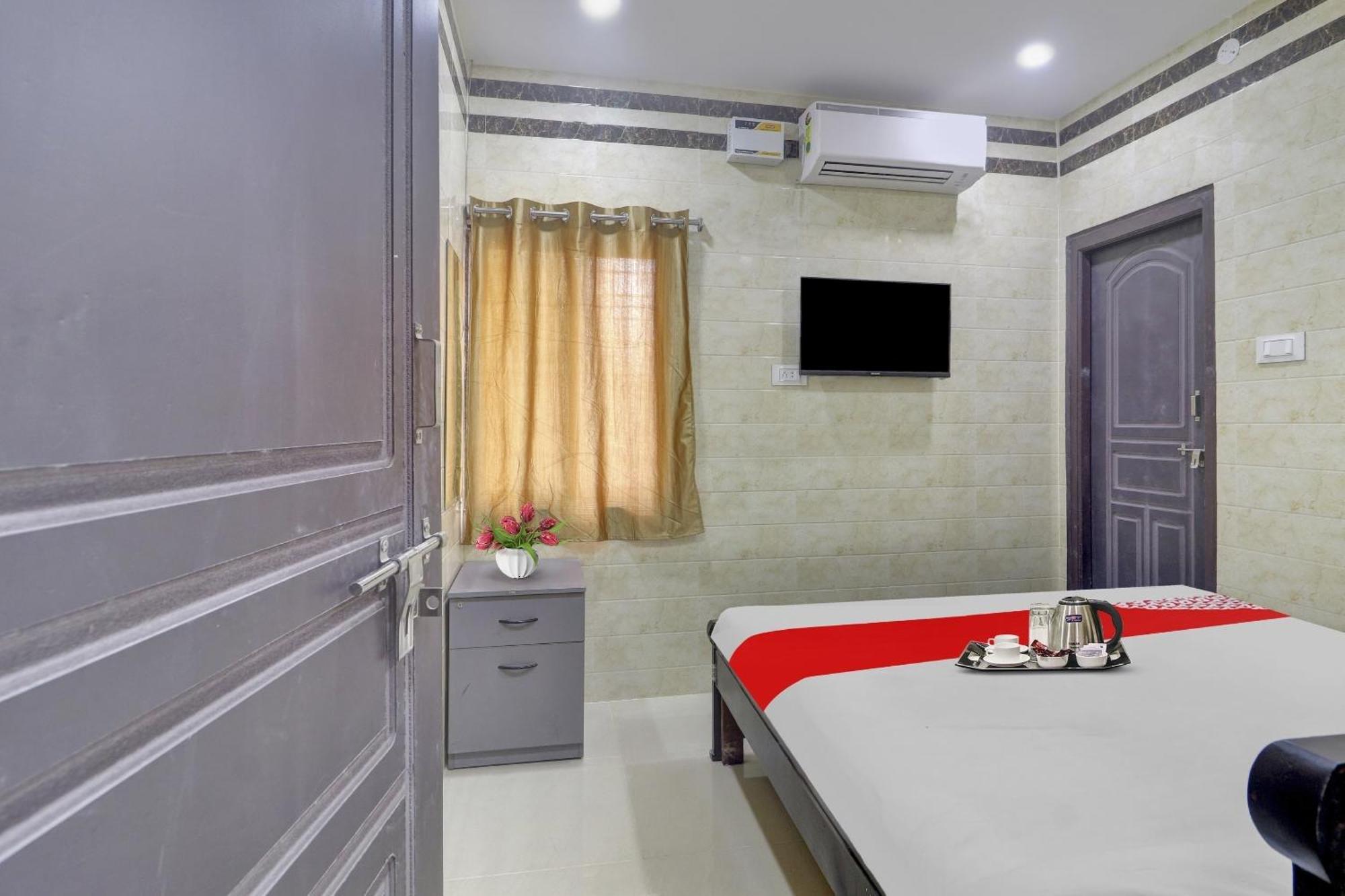 Hotel O Ashoka Classic Near Gokul Chat Hyderabad Exterior photo